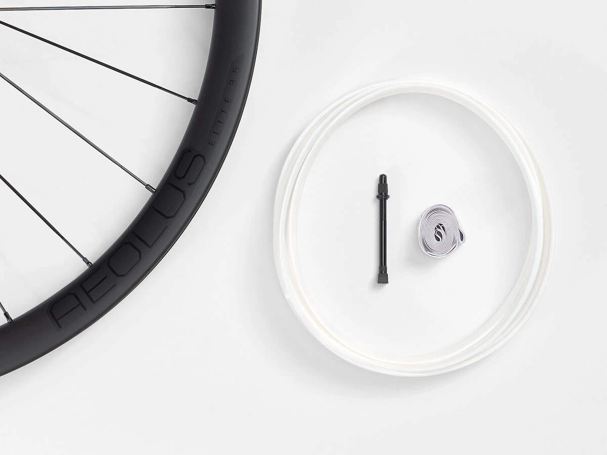 Bontrager Aeolus Elite 35 TLR Disc Road Front 5 Bontrager Aeolus Elite 35 TLR Disc Road Front - Image 5