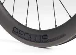 BONTRAGER Aeolus Elite 50 TLR Disc Road Rear 7 BONTRAGER Aeolus Elite 50 TLR Disc Road Rear -Bontrager Outlet Store bontrager aeolus elite 50 tlr disc front wheel 383432 1