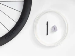 BONTRAGER Aeolus Elite 50 TLR Disc Road Rear 9 BONTRAGER Aeolus Elite 50 TLR Disc Road Rear -Bontrager Outlet Store bontrager aeolus elite 50 tlr disc front wheel 383432 13