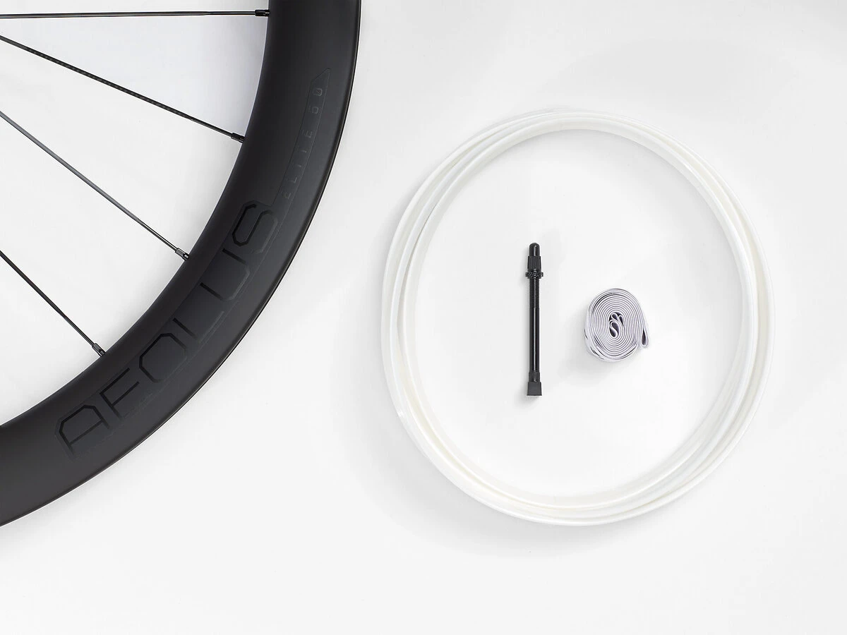 Bontrager Aeolus Elite 50 TLR Disc Road Rear 5 Bontrager Aeolus Elite 50 TLR Disc Road Rear - Image 5