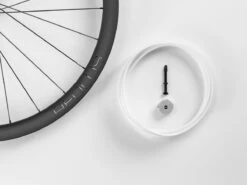 Bontrager Aeolus Pro 37 TLR Disc Road Rear -Bontrager Outlet Store bontrager aeolus pro 37 tlr disc front wheel 383433 11 2