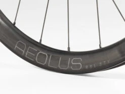BONTRAGER Aeolus RSL 37V TLR Disc Road Rear 7 BONTRAGER Aeolus RSL 37V TLR Disc Road Rear -Bontrager Outlet Store bontrager aeolus rsl 37v tlr disc front wheel 383436 13